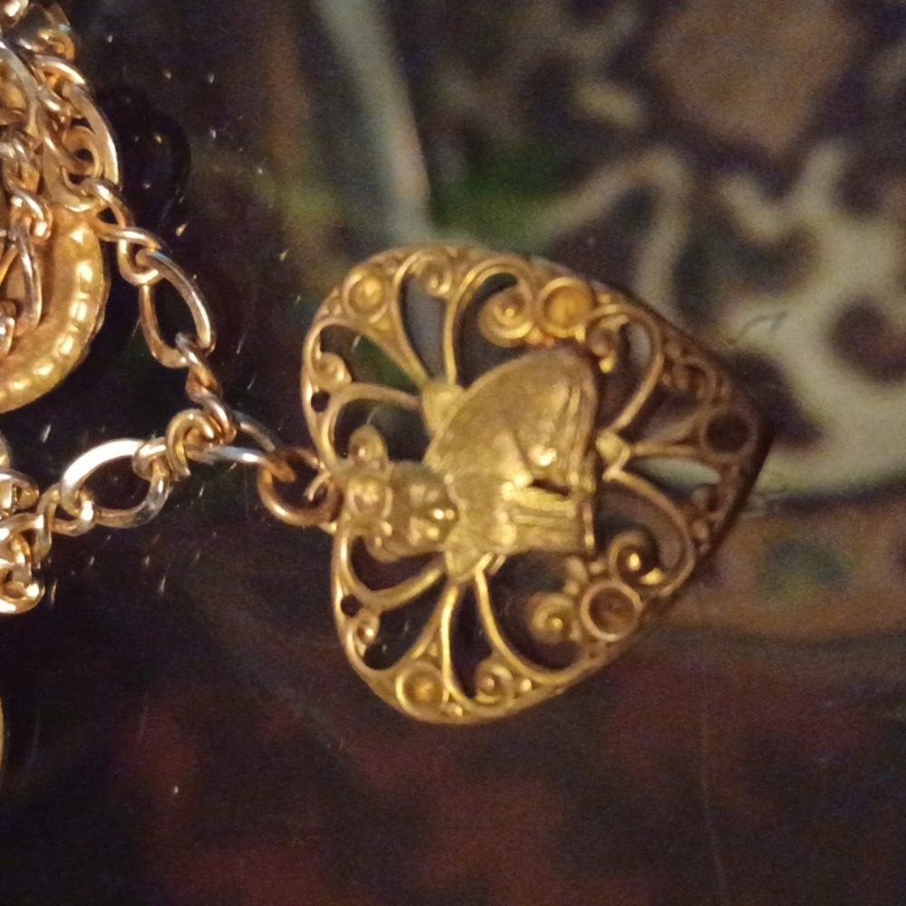 GOLDTONE AND BRASS HEARTS WITH CATS  RARE FIND NECKLACE - Picture 6 of 6